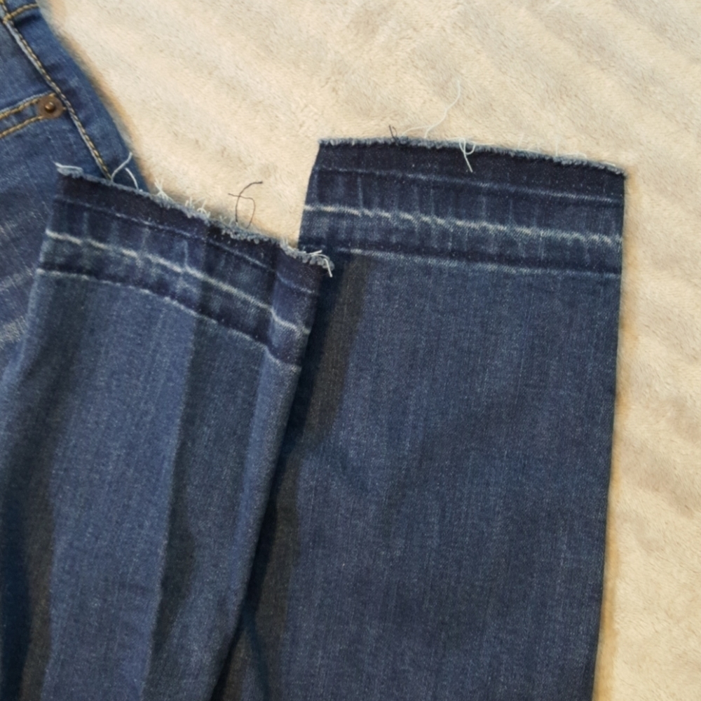 NWOT. Girl's Cat & Jack stretchy blue denim skinny jeans - Picture 2 of 7